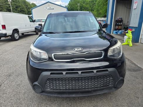 Used 2016 Kia Soul FWD image 2
