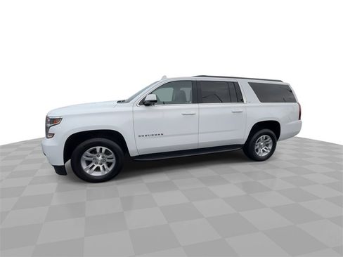 Used 2019 Chevrolet Suburban LT image 4