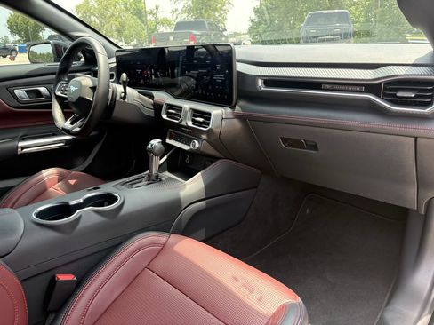 Used 2025 Ford Mustang GT Premium RWD image 26