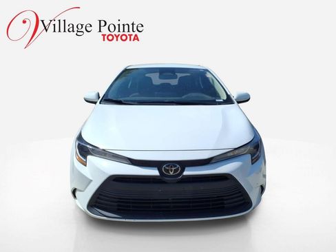 Used 2024 Toyota Corolla LE FWD image 5