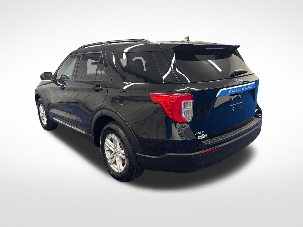 Certified 2023 Ford Explorer XLT AWD/4WD image 3