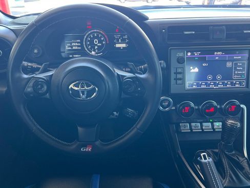 Used 2024 Toyota GR86 Premium RWD image 11