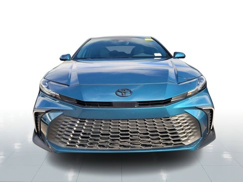 Certified 2025 Toyota Camry SE image 2