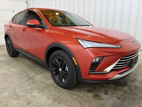 Used 2024 Buick Envista Preferred w/ Convenience I Package image 2