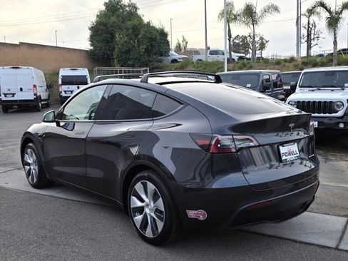 Used 2024 Tesla Model Y Long Range image 3