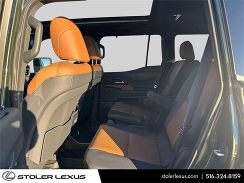 Used 2024 Lexus GX 550 image 16