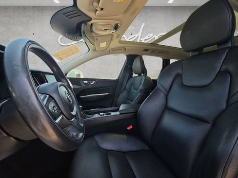 Used 2018 Volvo XC60 T6 Momentum w/ Vision Package AWD/4WD image 19