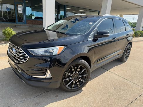 Used 2019 Ford Edge SEL w/ Equipment Group 201A AWD/4WD image 2
