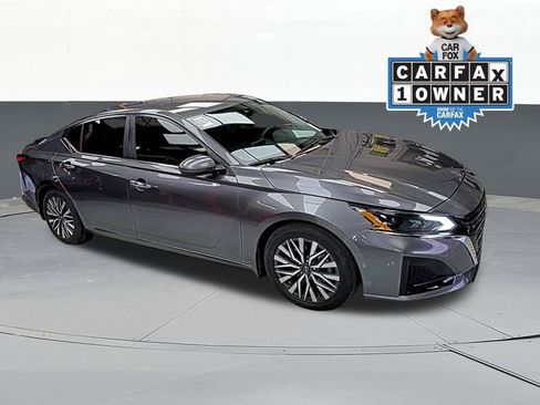 Used 2023 Nissan Altima 2.5 SV image 1