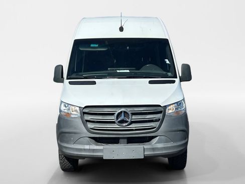 Used 2019 Mercedes-Benz Sprinter 144 image 8