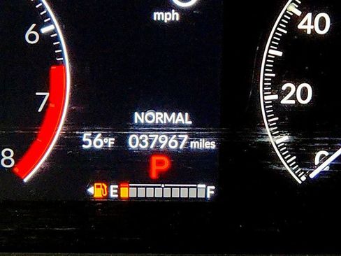 Used 2025 Honda Pilot Touring image 16