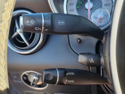 Used 2015 Mercedes-Benz SLK 350 w/ Multimedia Package image 27