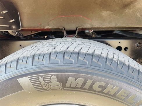 Used 2022 Nissan Frontier SV w/ Technology Package image 8