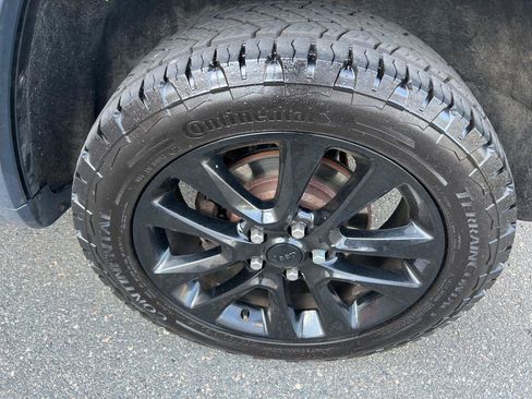 Used 2018 Jeep Grand Cherokee Altitude AWD/4WD image 30
