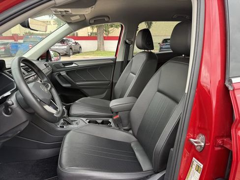 Used 2022 Volkswagen Tiguan SE FWD image 24