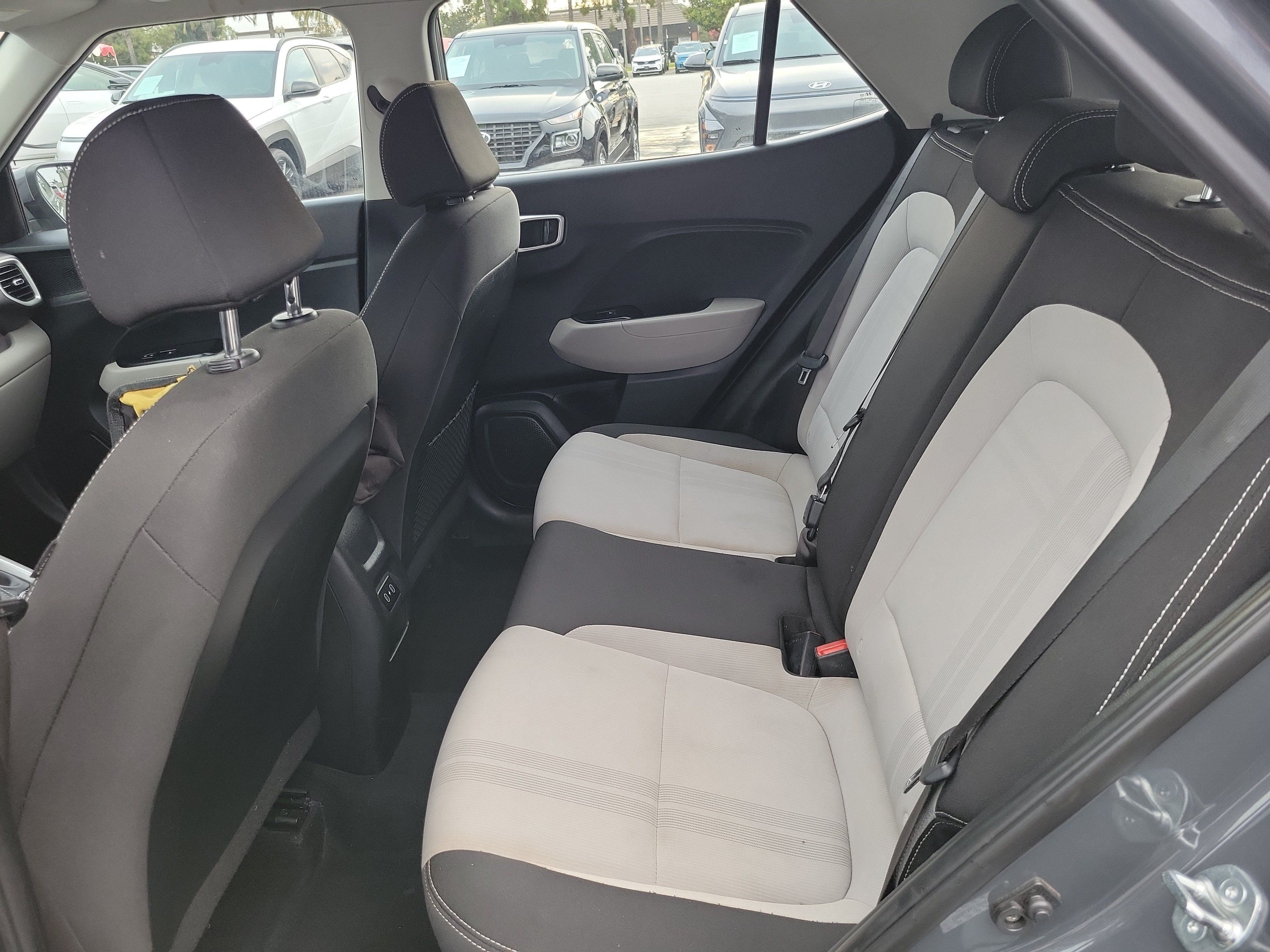 Certified 2024 Hyundai Venue SEL FWD image 21