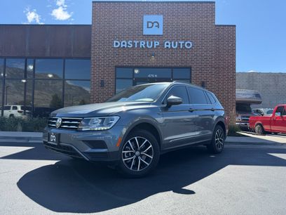 Used 2021 Volkswagen Tiguan SE w/ Panoramic Sunroof Package