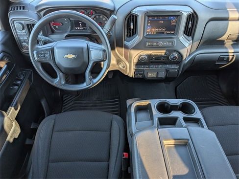 Used 2024 Chevrolet Silverado 2500 Custom w/ Custom Value Package image 6