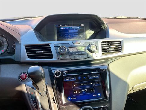 Used 2015 Honda Odyssey Touring Elite image 14