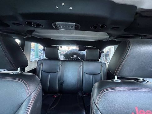 Used 2014 Jeep Wrangler Unlimited Sport w/ Quick Order Package 24S AWD/4WD image 18