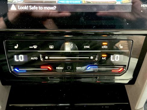 Used 2023 Volkswagen Arteon SEL image 17