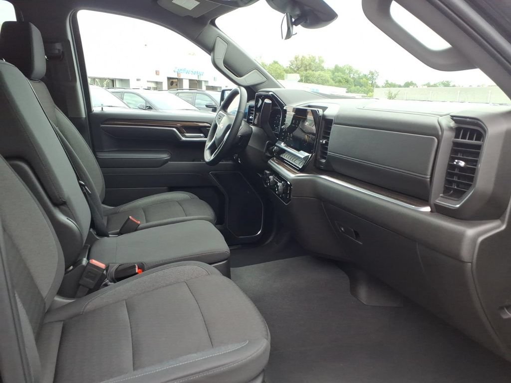 Certified 2025 Chevrolet Silverado 1500 LT AWD/4WD image 17