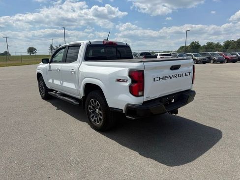 Used 2025 Chevrolet Colorado Z71 w/ Technology Package AWD/4WD image 7