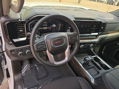 Used 2024 GMC Sierra 1500 Elevation w/ Preferred Package AWD/4WD image 18