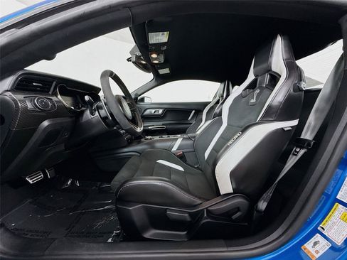 Used 2020 Ford Mustang Shelby GT500 w/ Carbon Fiber Track Pack RWD image 2