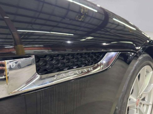 Used 2018 Jaguar F-TYPE Coupe image 21