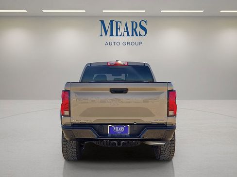 Used 2024 Chevrolet Colorado ZR2 w/ Technology Package image 4