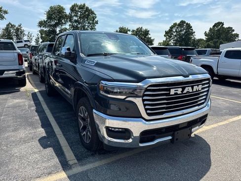 Used 2026 RAM 1500 Laramie AWD/4WD image 4