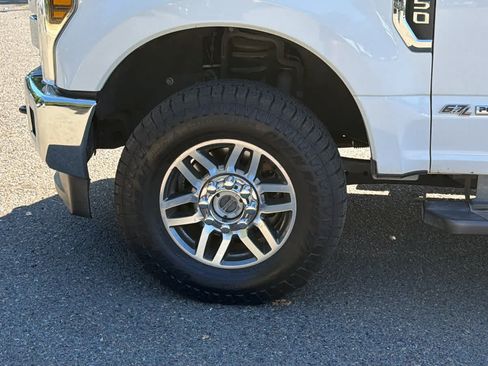 Used 2019 Ford F250 Lariat w/ Lariat Value Package AWD/4WD image 9