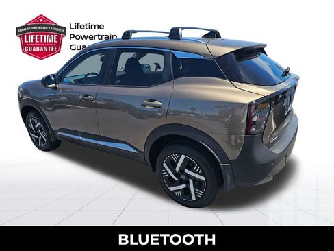 Used 2026 Nissan Kicks SV w/ Cold Weather Package FWD image 4