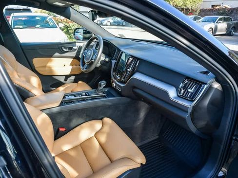 Used 2019 Volvo XC60 T6 Momentum w/ Advanced Package image 15
