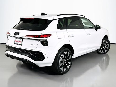 New 2026 Audi Q3 quattro 2.0T AWD/4WD image 13