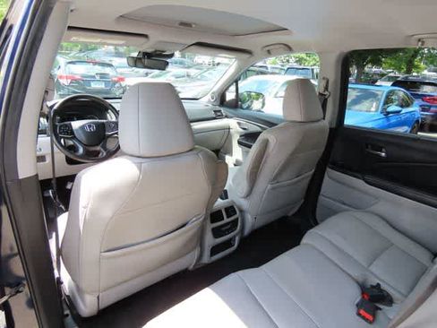 Used 2019 Honda Pilot EX-L image 16
