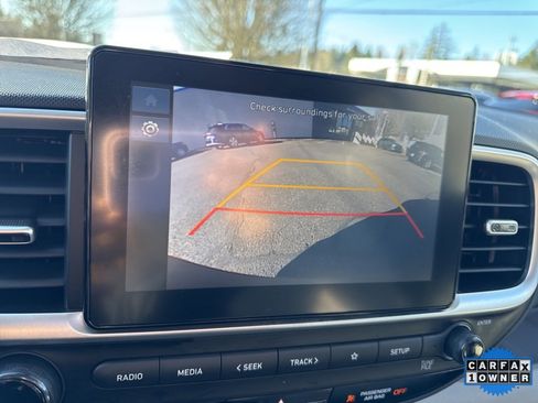 Used 2025 Hyundai Venue SEL image 35