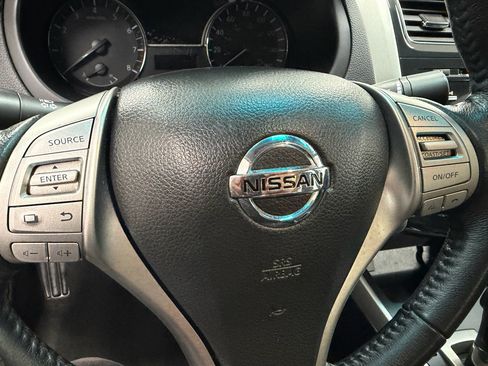 Used 2015 Nissan Altima 2.5 SV w/ Convenience Package image 18