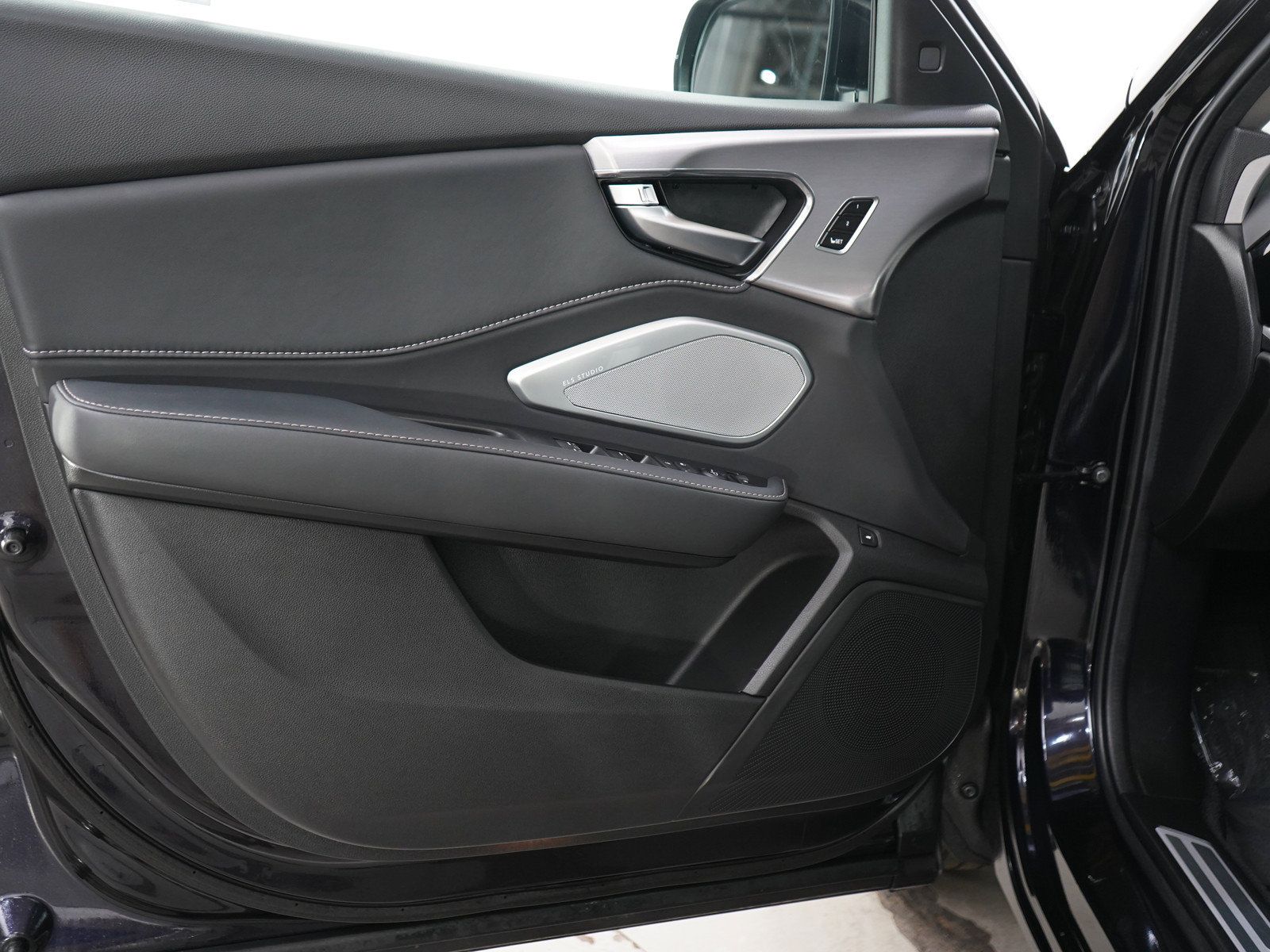 Used 2024 Acura RDX w/ Technology Package AWD/4WD image 19