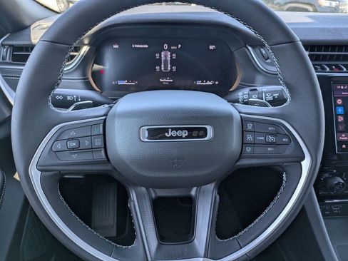 New 2025 Jeep Grand Cherokee Altitude image 20