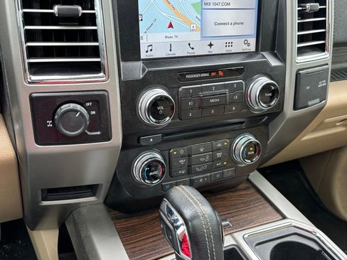 Used 2016 Ford F150 Lariat w/ Equipment Group 502A Luxury RWD image 12