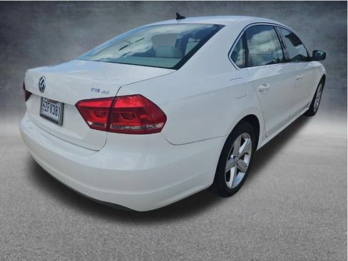 Used 2014 Volkswagen Passat 1.8T SE FWD image 7