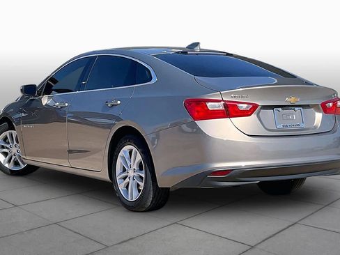 Used 2018 Chevrolet Malibu LT w/ Leather Package FWD image 12