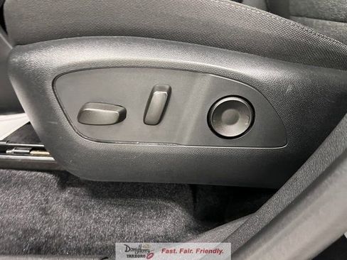 Used 2025 GMC Acadia Elevation FWD image 30