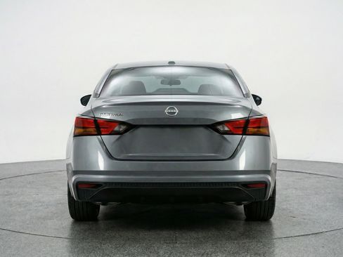 Used 2025 Nissan Altima 2.5 SV image 7