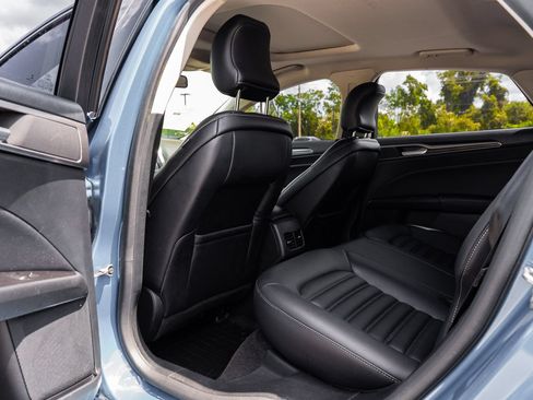 Used 2019 Ford Fusion SEL FWD image 16