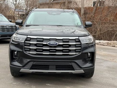 Used 2026 Ford Explorer Active w/ Active Comfort Package AWD/4WD image 2