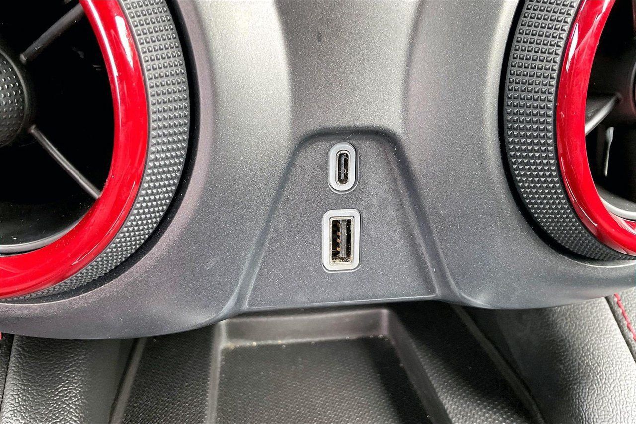 Used 2023 Chevrolet Blazer RS w/ Enhanced Convenience Package FWD image 18