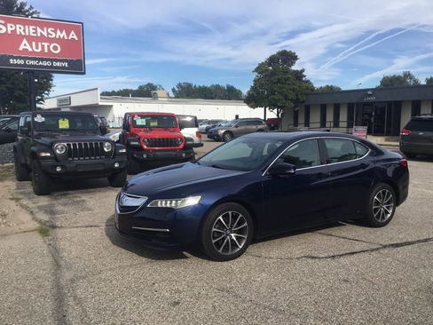 Used 2017 Acura TLX w/ Technology Package FWD image 12